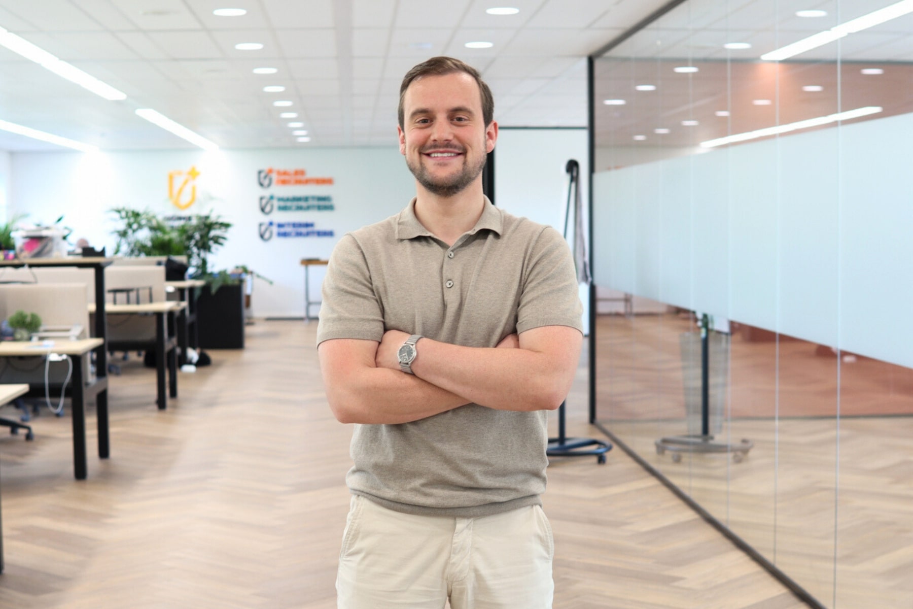 Man op kantoor (Jasper Bentvelsen)