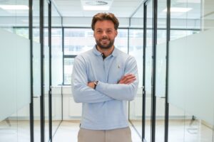 Sebastiaan Stapper op kantoor Marketingrecruiters Schiphol-Rijk