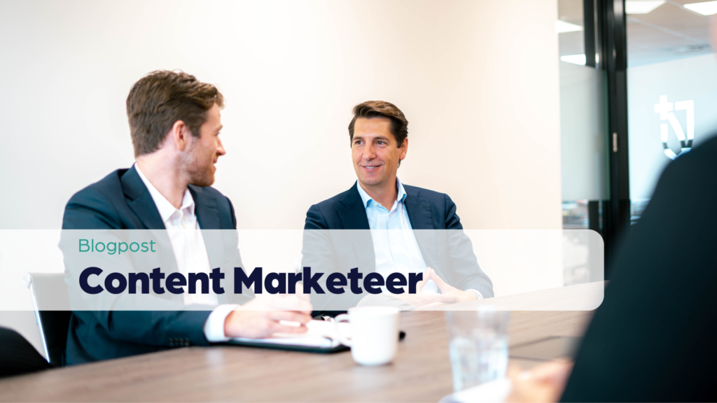 Content marketeer aan het werk met contentstrategie en online content